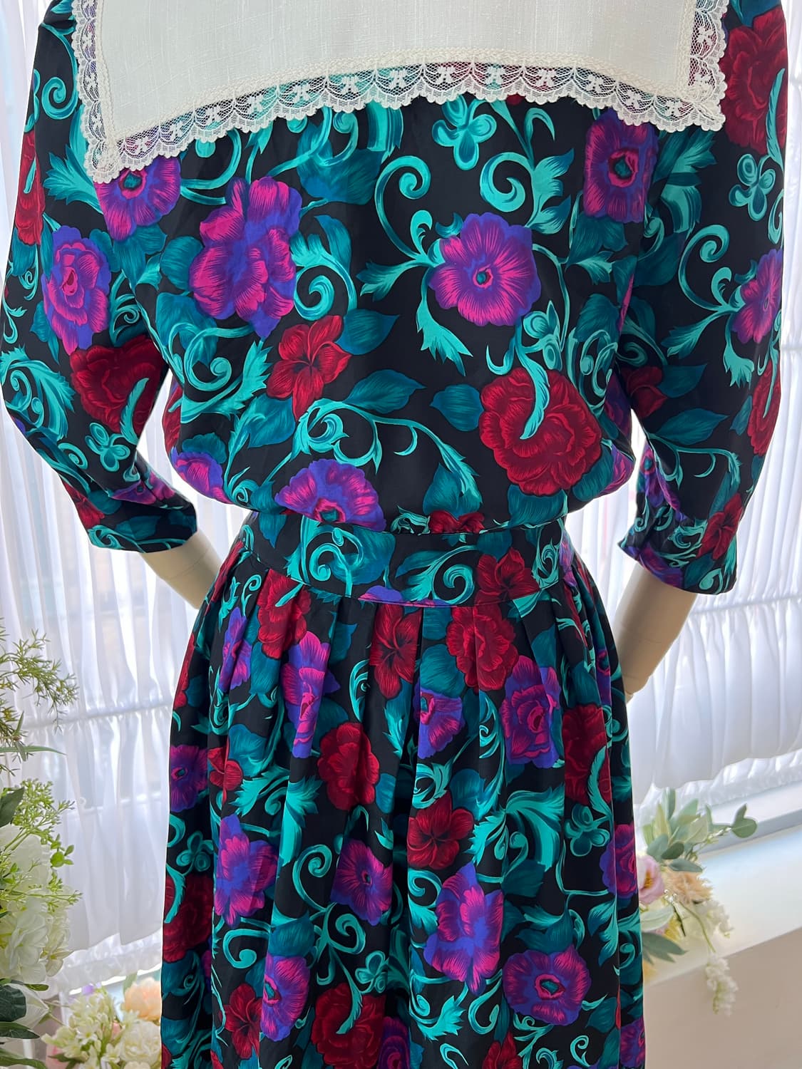 화이트 카라 플라워 버튼 원피스 상품이미지9