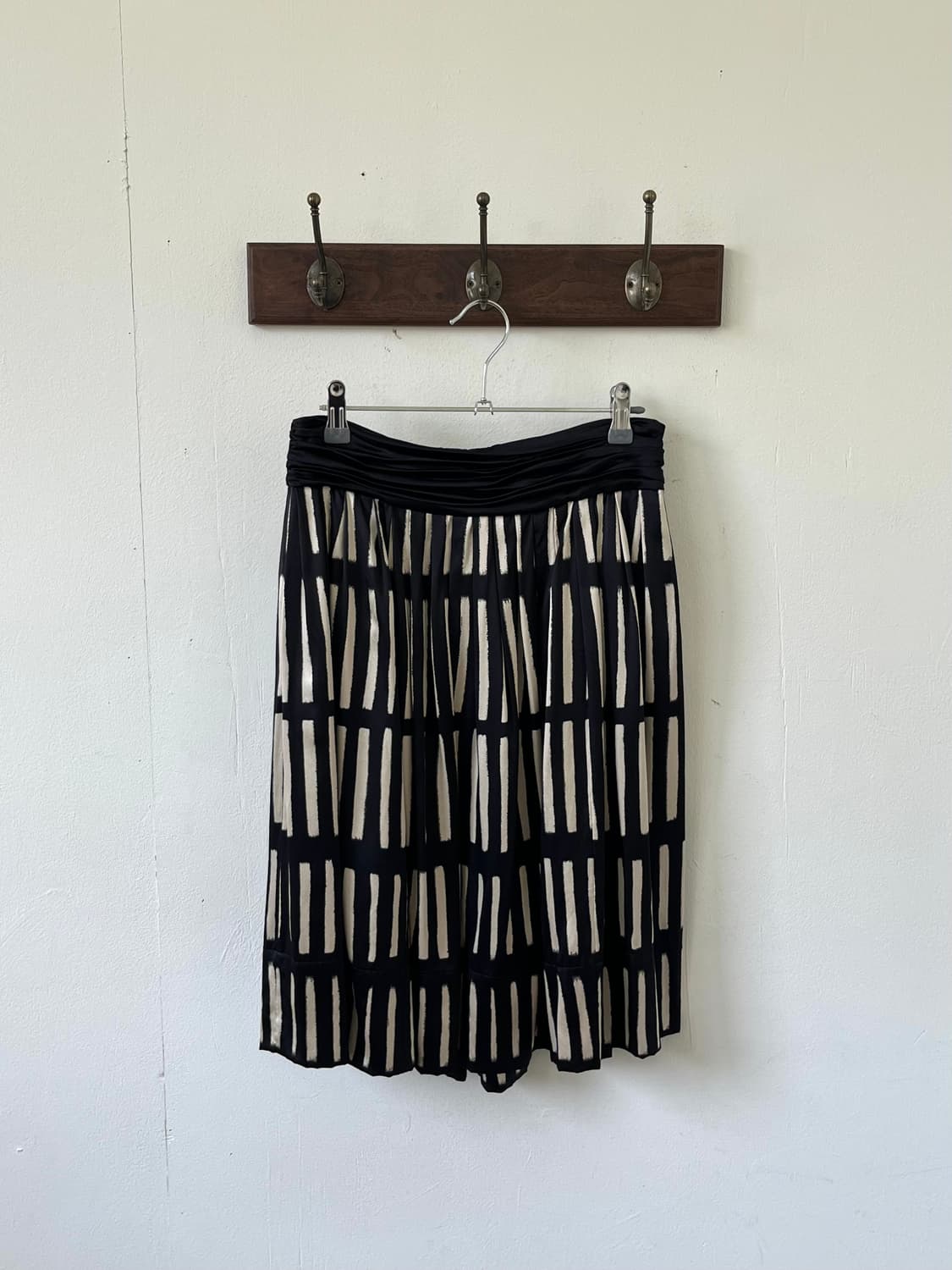 DKNY 패턴 실크 스커트 상품이미지1