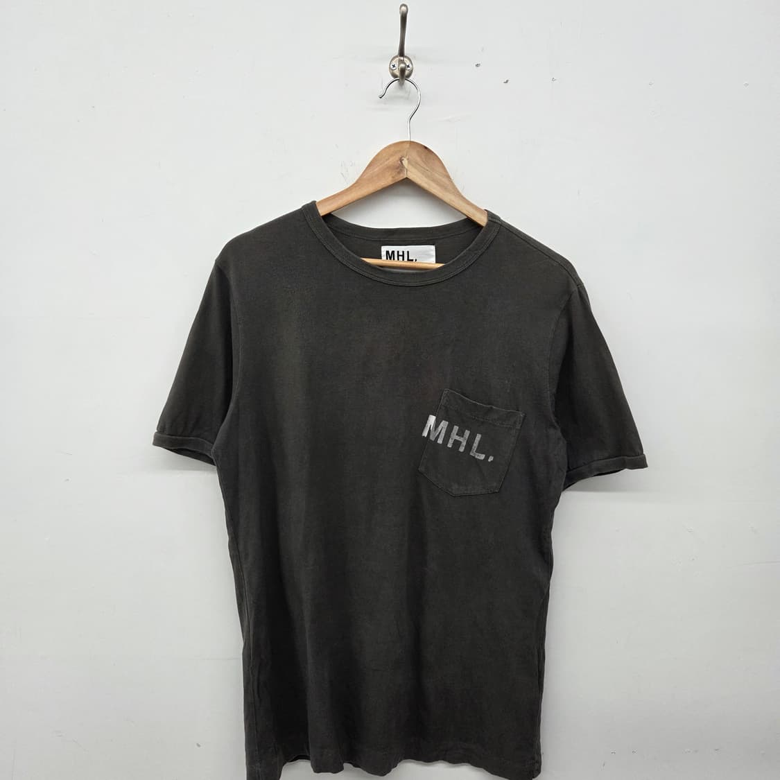 마가렛호웰 MHL 로고 포켓 반팔티 남L 상품이미지1