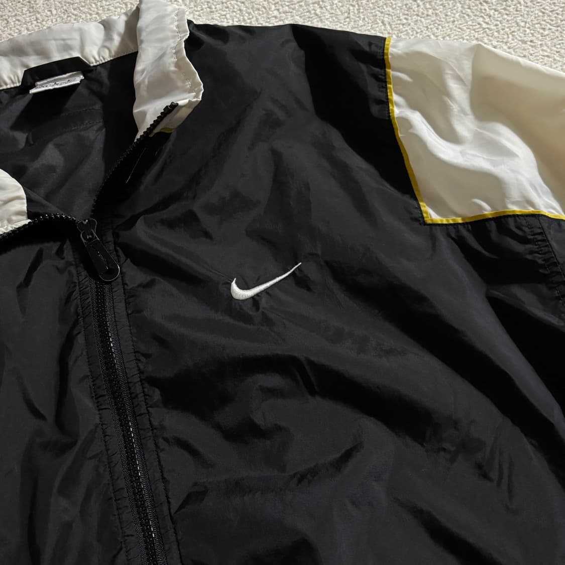 나이키 올드스쿨 검흰 옐로포인트 윈드브레이커 바람막이 상품이미지2