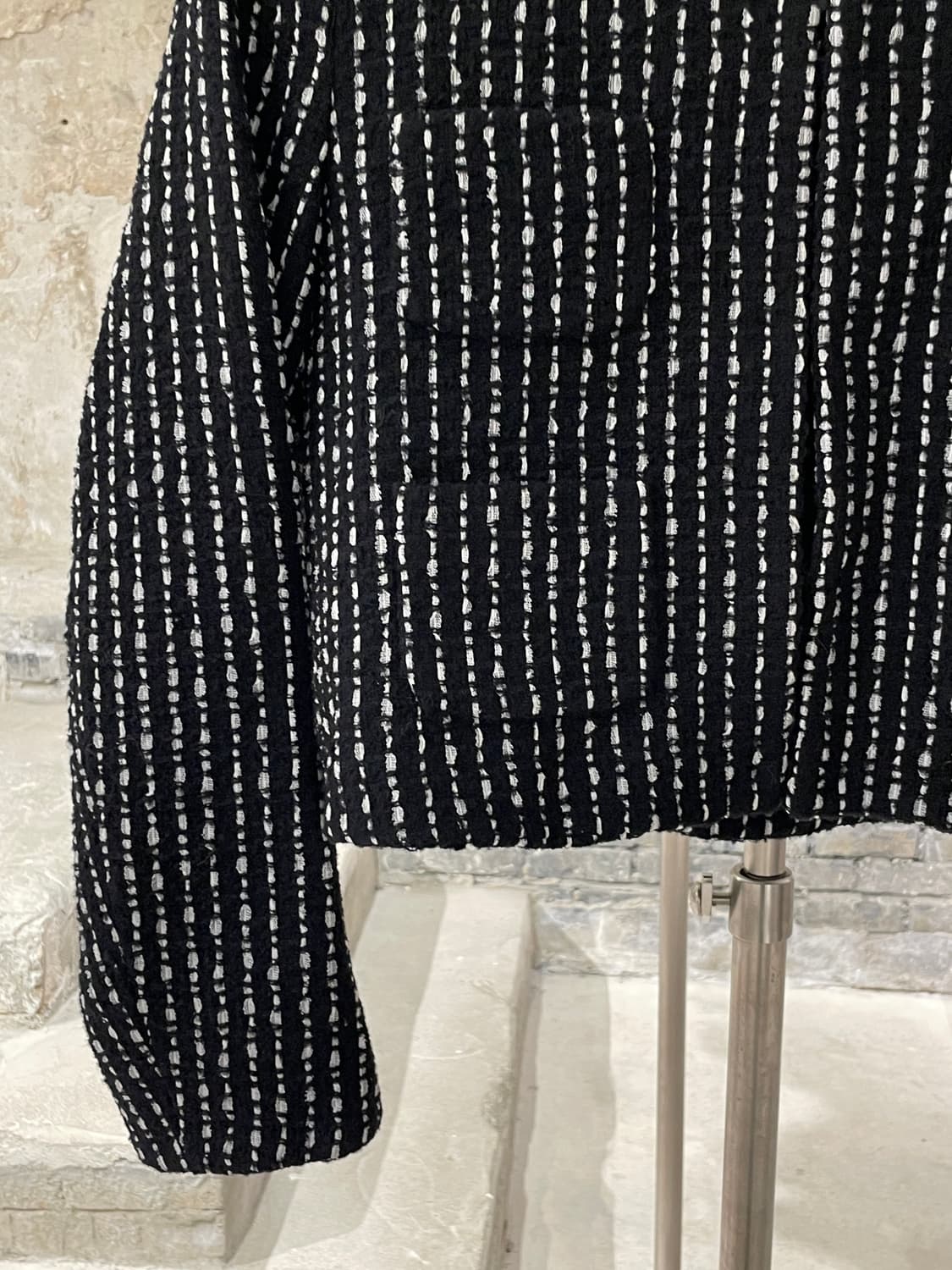 모스키노 블랙 도트 라인 트위드 크롭 자켓 상품이미지4