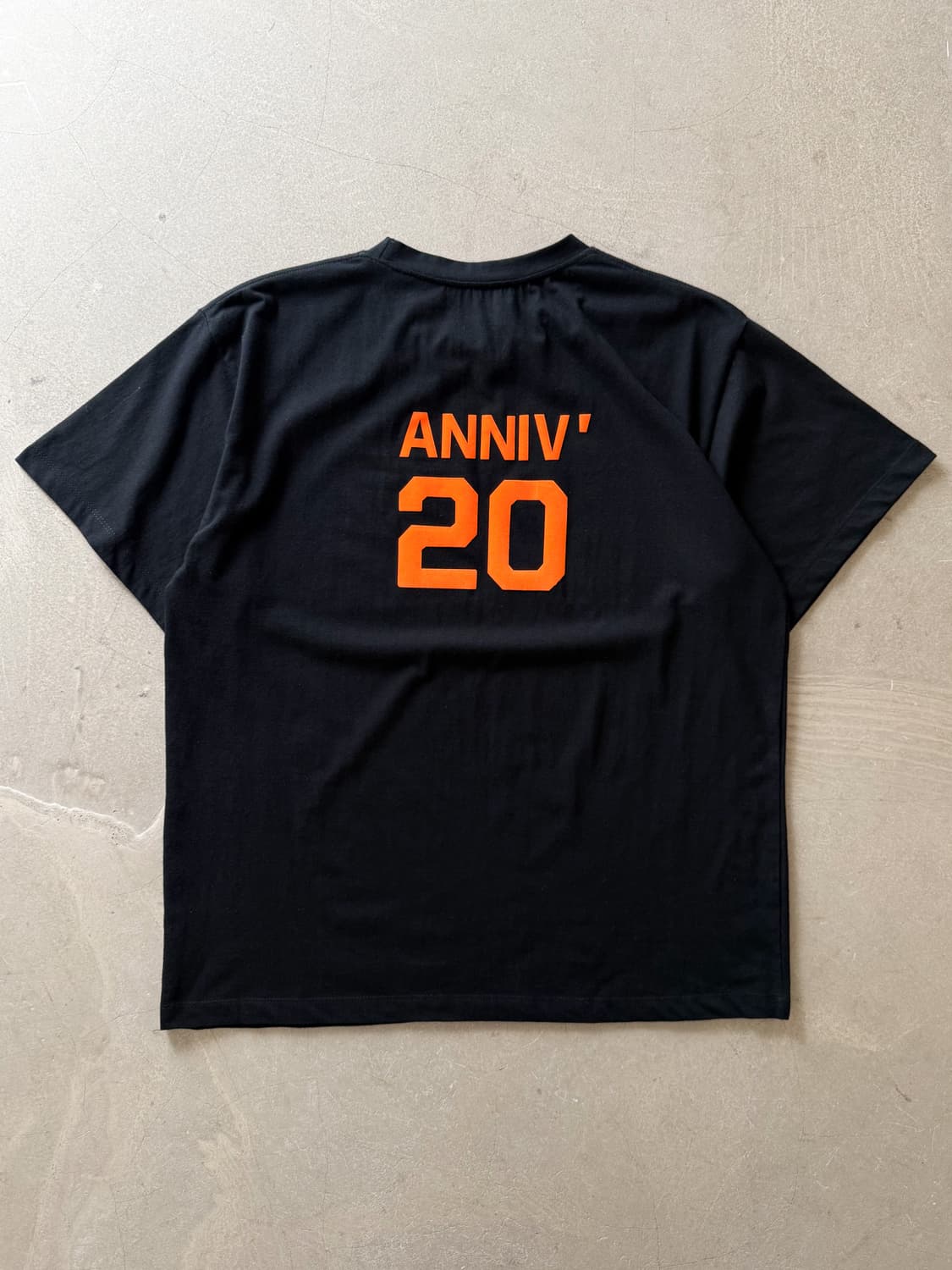 Vintage ANNIV 20 Graphic Back Print Tee 상품이미지1