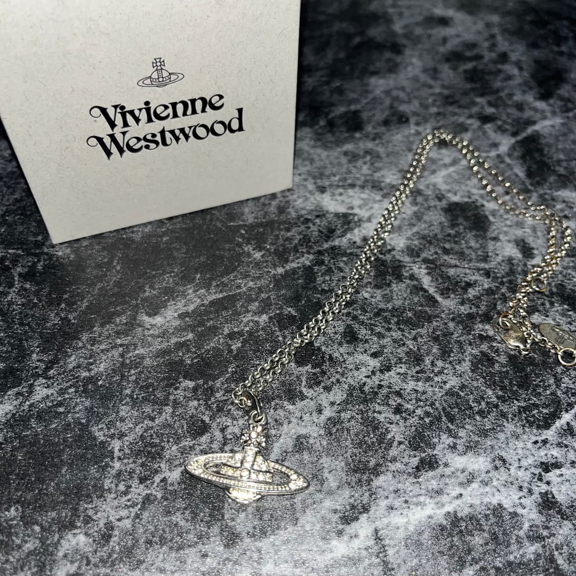 [Vivienne Westwood]비비안웨스트우드 릴리프 목걸이(실버) 상품이미지1