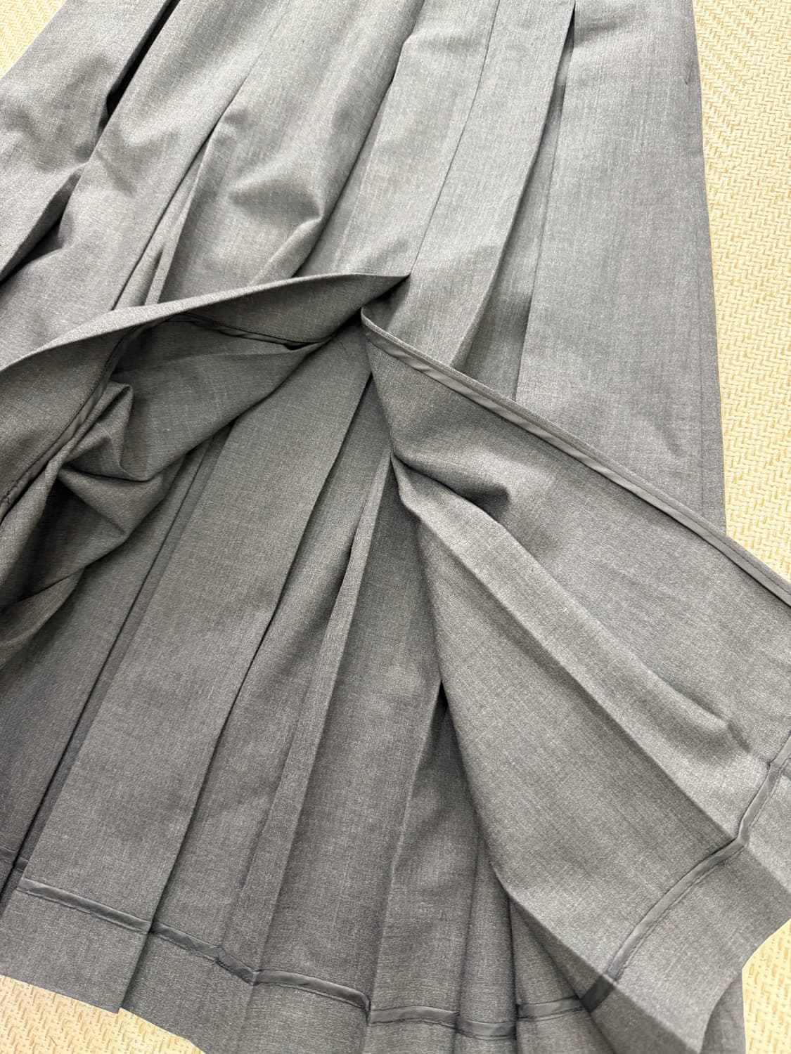 정품) 아떼바네사브루노 24ss 롱스커트 36 상품이미지6