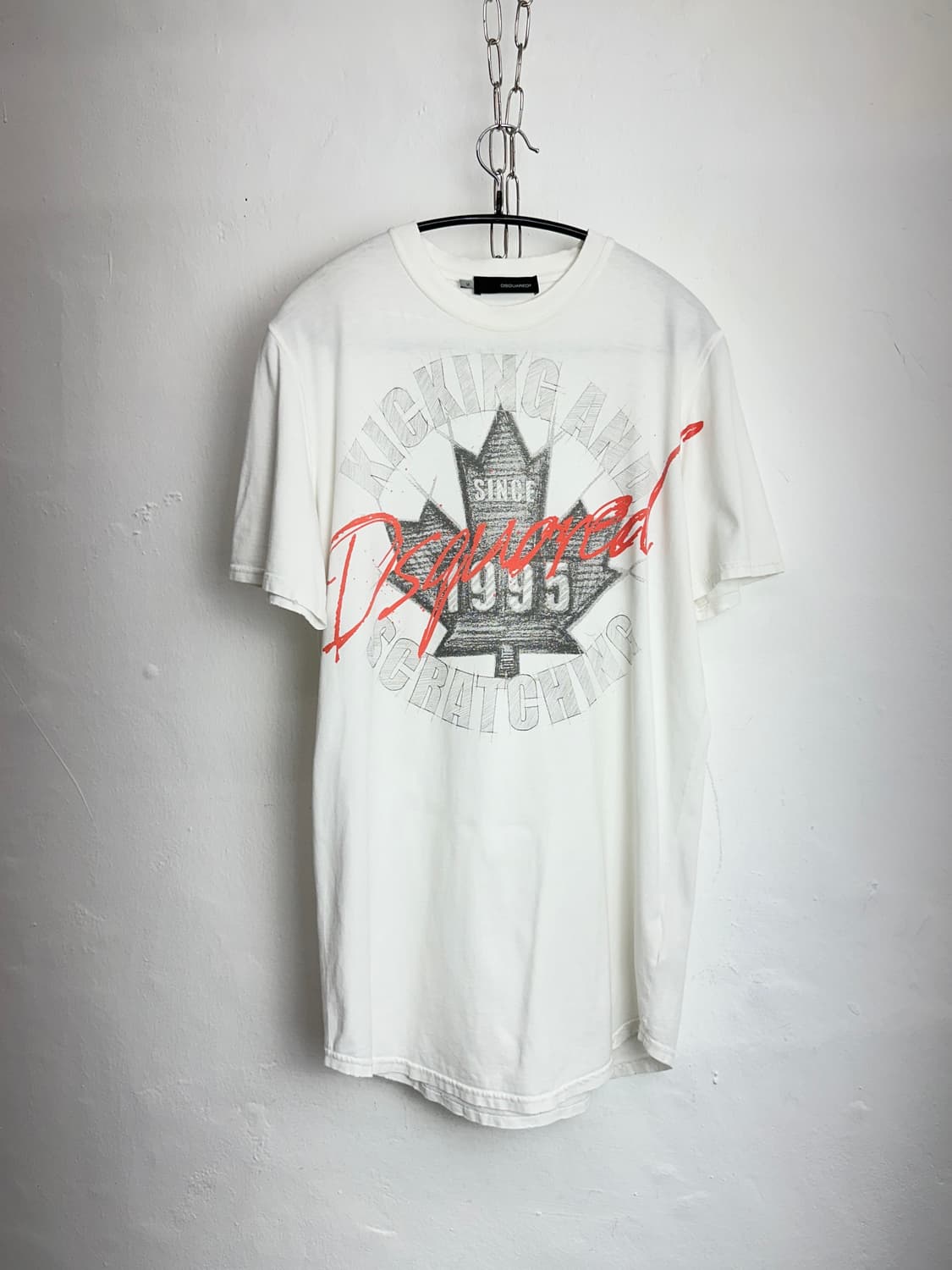 DSQUARED2 Maple Leaf Distressed Graphic  상품이미지3