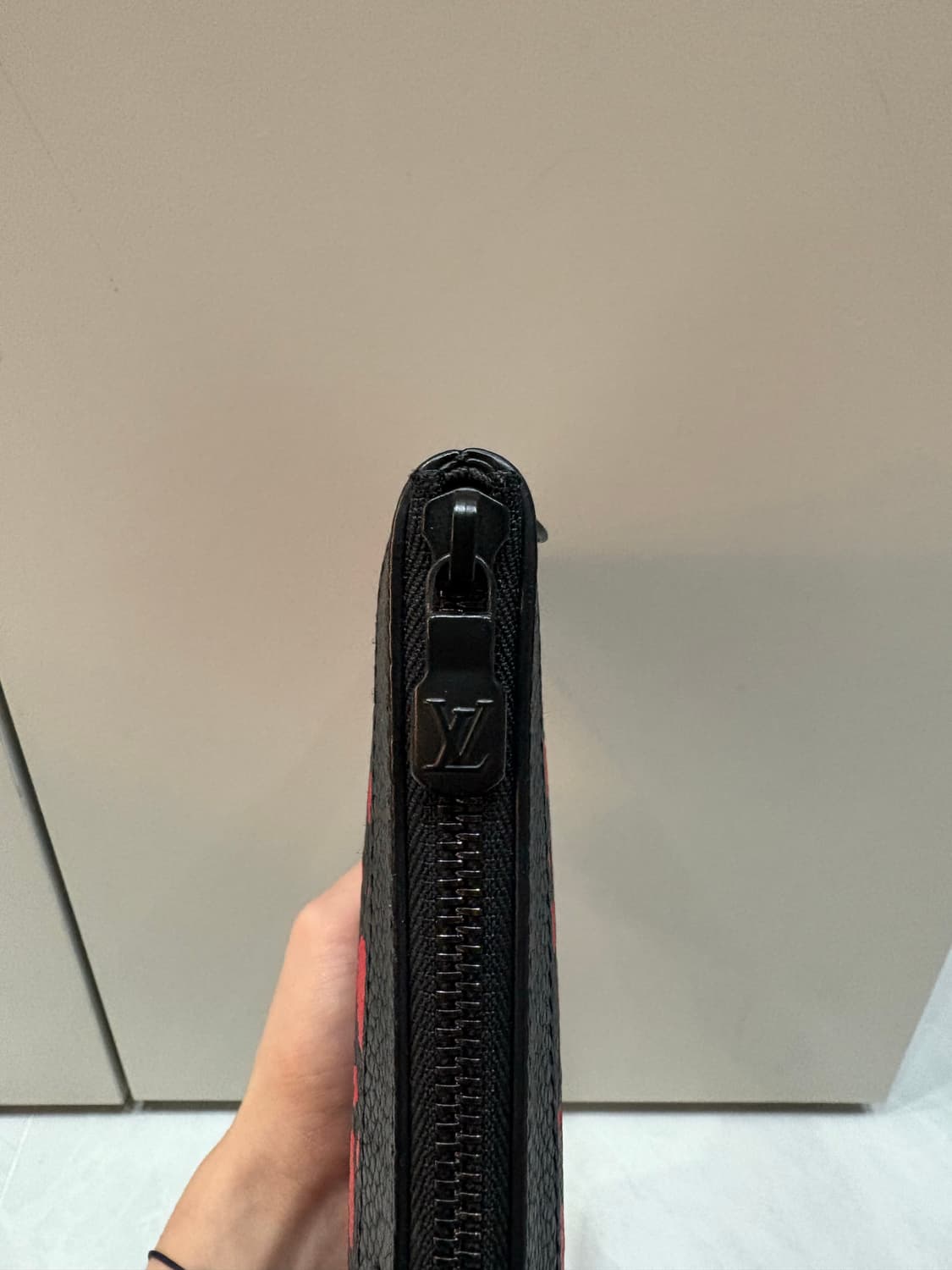 루이비통 x 쿠사마야요이 클러치 상품이미지5