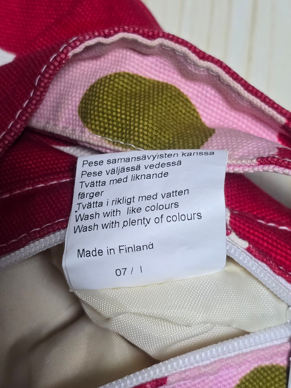 마리메코 플라워 도트 토트백  상품이미지7