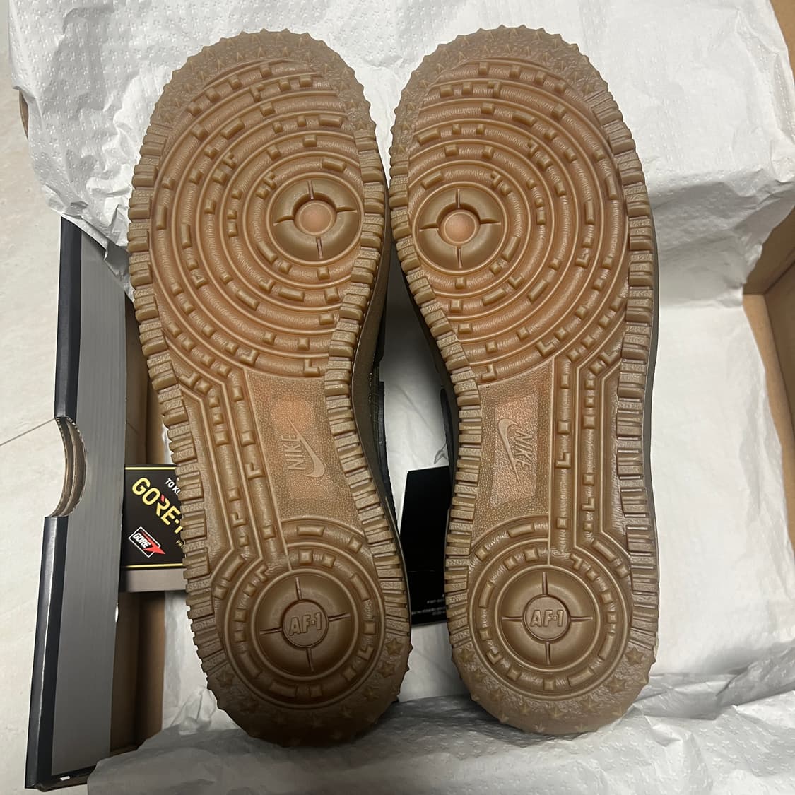 새상품 NIKE 나이키 에어포스 1 하이 윈터 고어텍스 올리브 255 상품이미지2