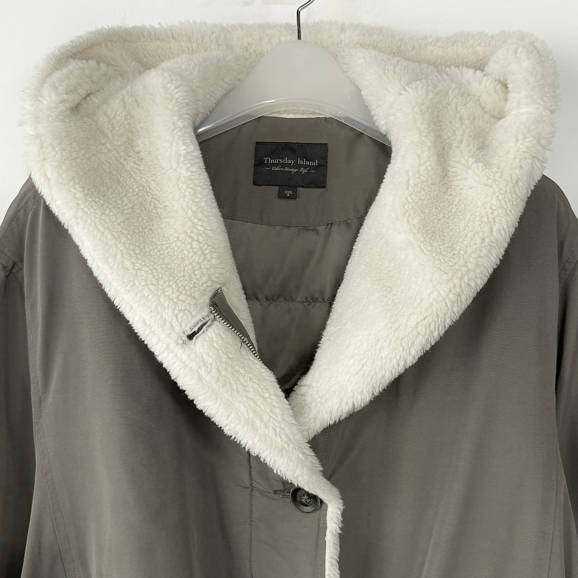 써스데이아일랜드 22 롱 야상 다운 상품이미지3