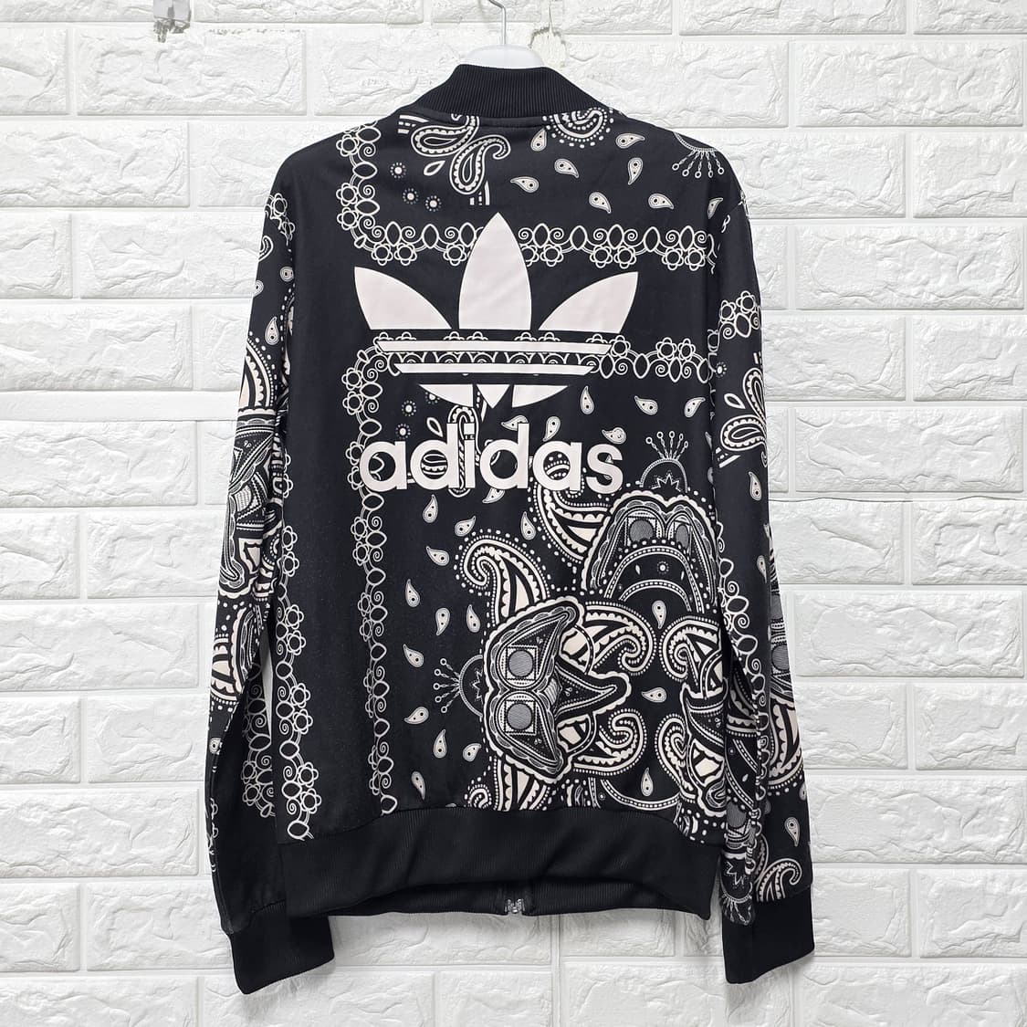 택포_ 아디다스 유로파 파이어버드 페이즐리 패턴 트랙탑 M 상품이미지4
