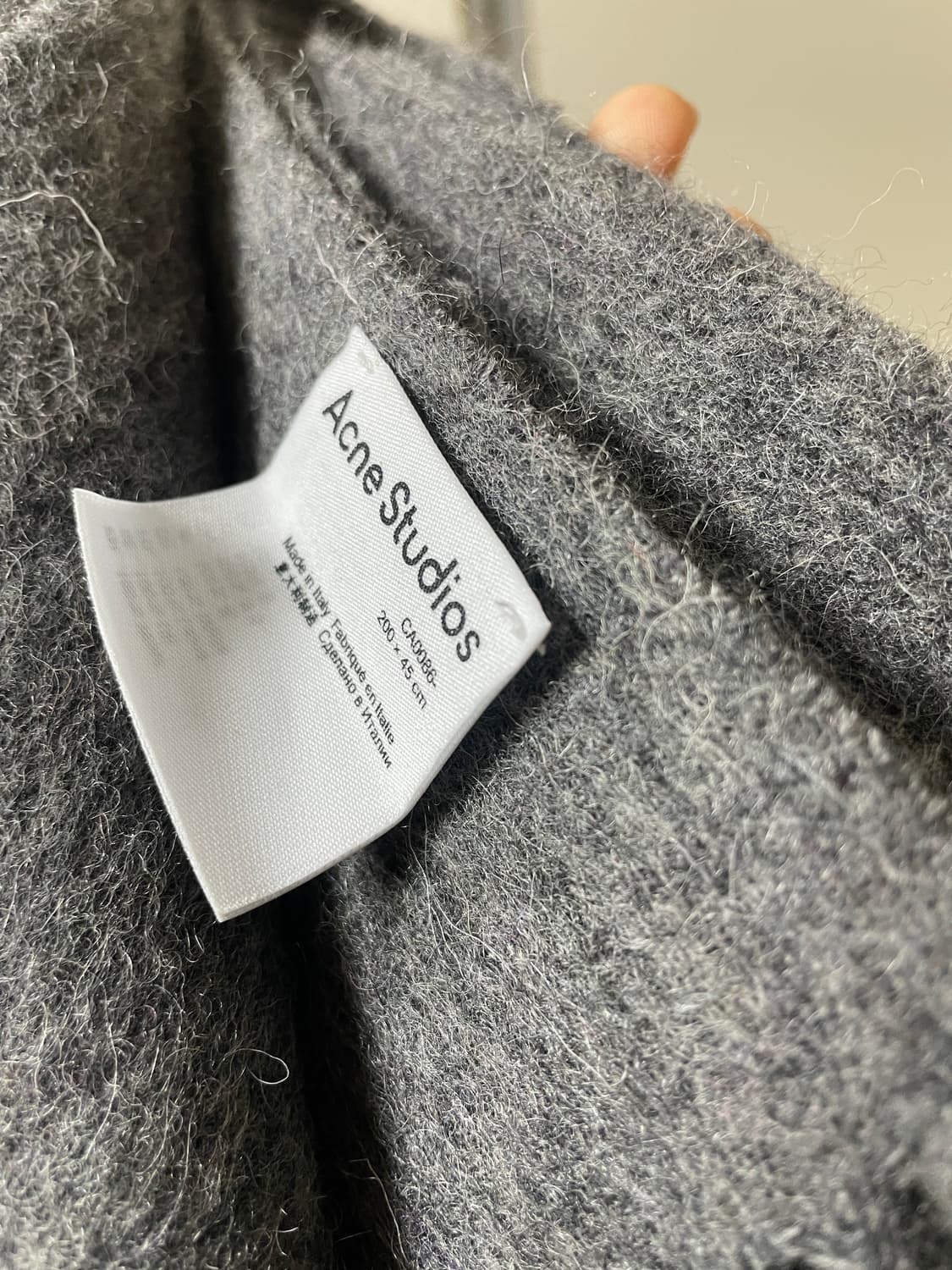 아크네스튜디오 머플러 CA0086 상품이미지3