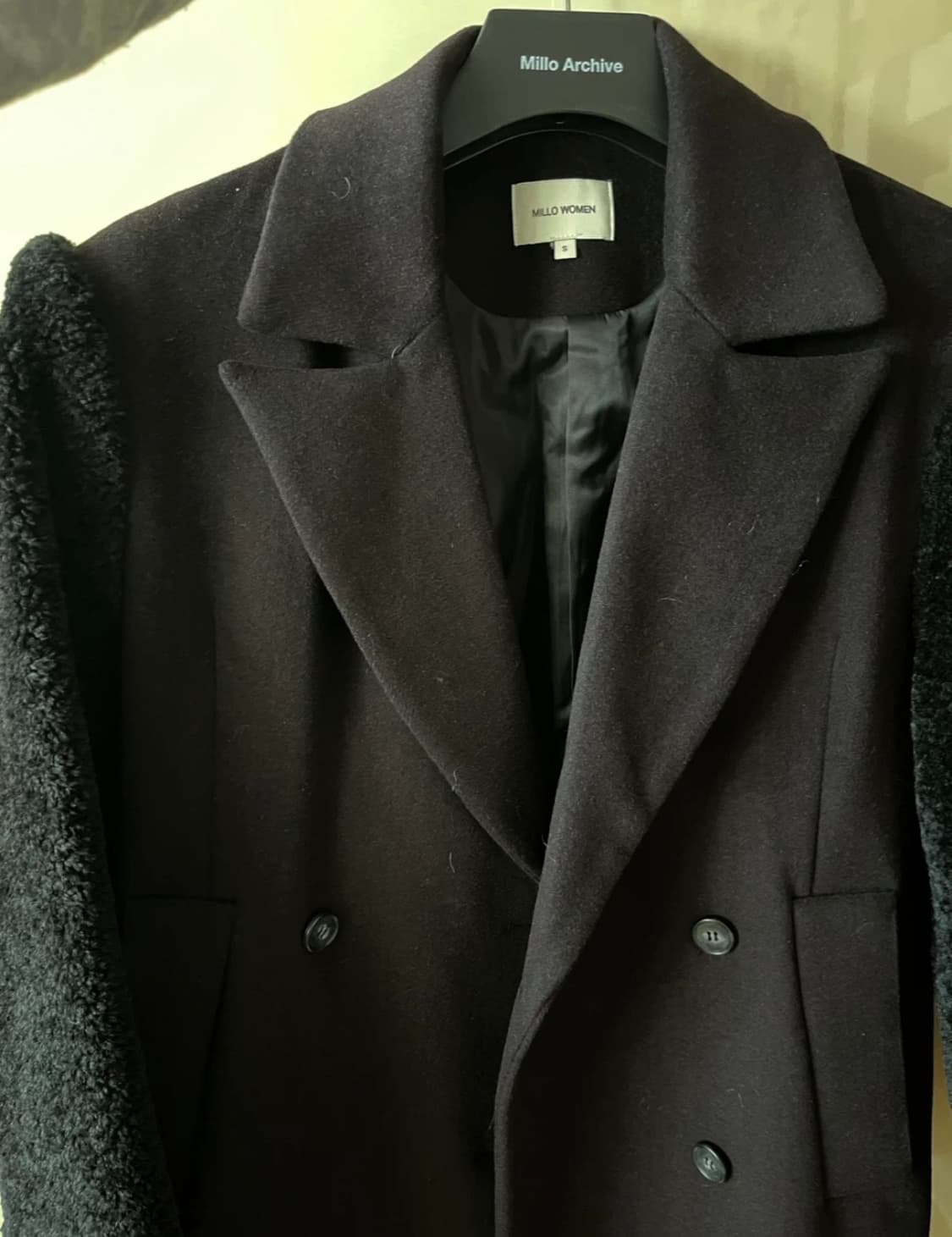[밀로우먼] 블랙 퍼 소매 코트 S 상품이미지3