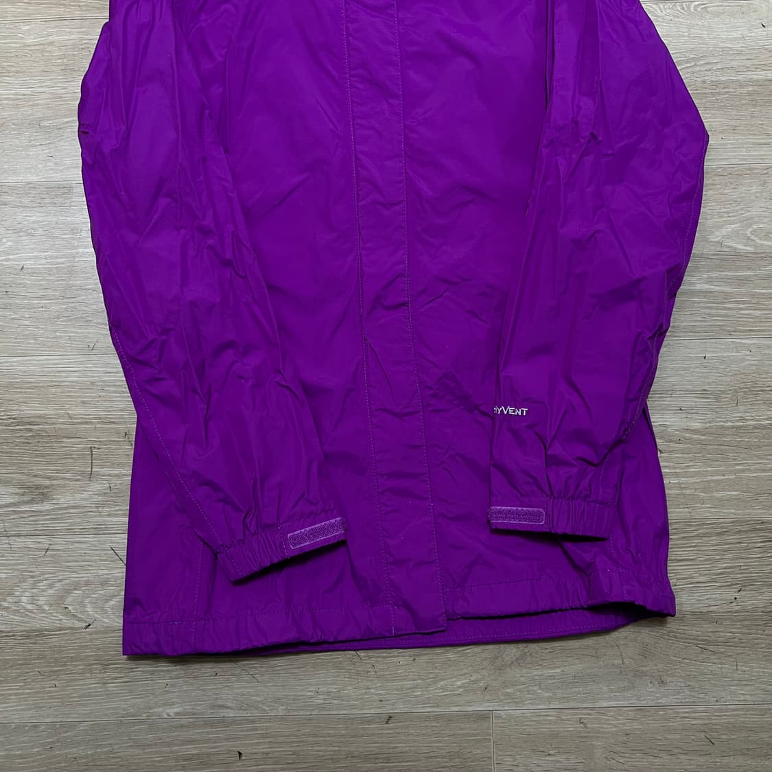 노스페이스 여성 하프돔 로고 바람막이 후드자켓 [퍼플] S/80 상품이미지3