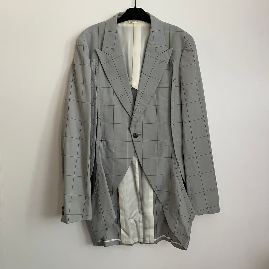 옴므플러스 16SS 컷아웃 블레이저 상품이미지1