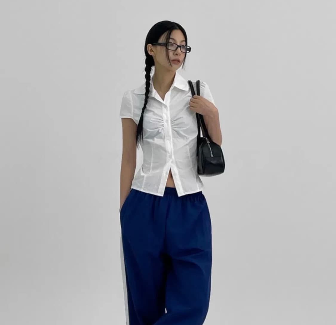 블랙업 럭스멀 반팔 블라우스 상품이미지1