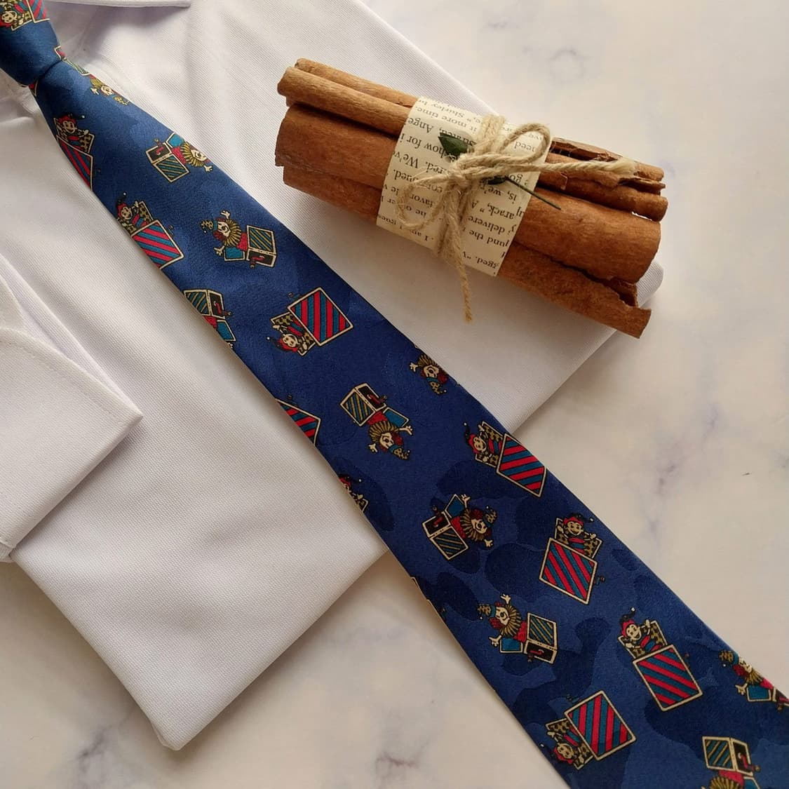 발렌시아가 실크 블루 서커스 모티브 넥타이 10cm A+등급 K1904
 상품이미지8