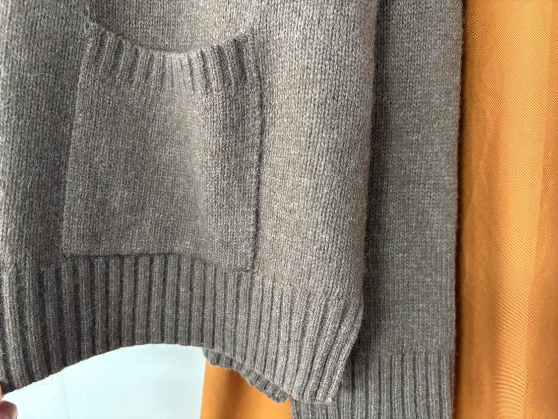 브라운 가디건+유니클로 치마 상품이미지3