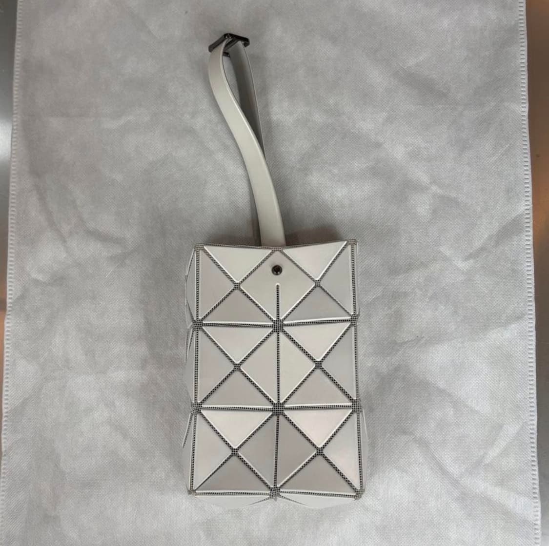 [리오브] 이세이미야케 바오 바오 루센트 메탈릭 실버 핸드백 상품이미지3