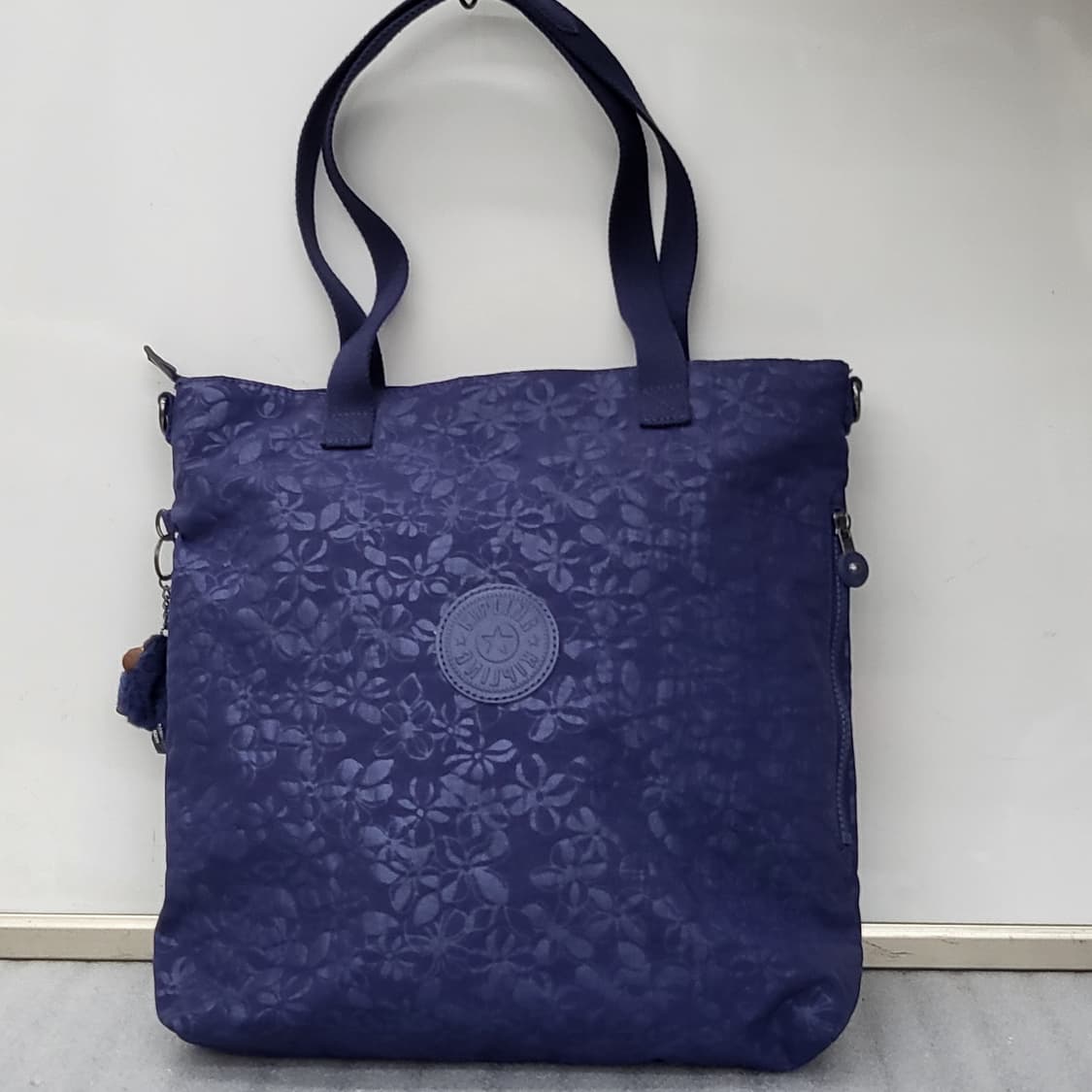 키플링 정품 매력적인 네이비 색상 대형 토트백 상품이미지1