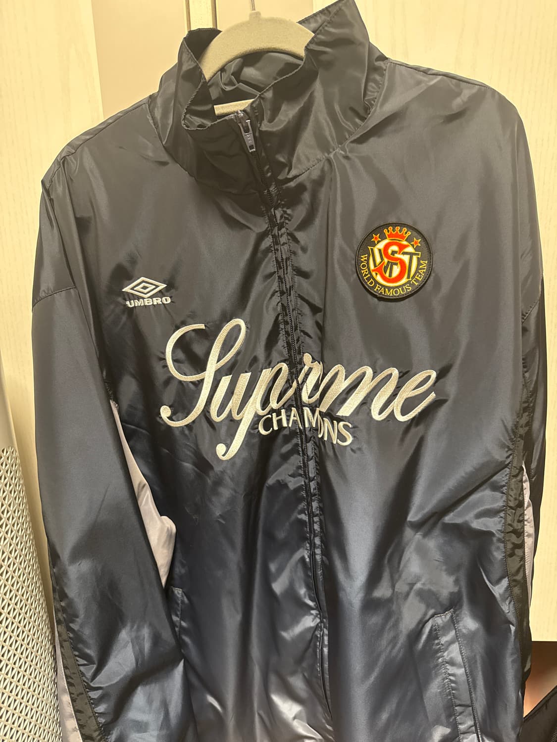 슈프림 엄브로 트랙자켓 상품이미지1