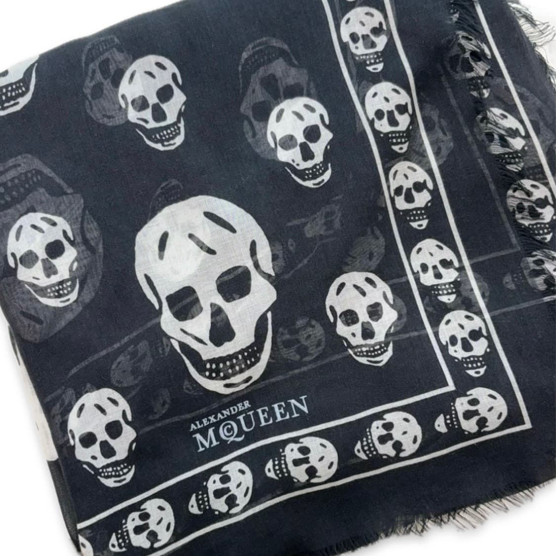 Alexander McQueen black skull scarf 상품이미지2