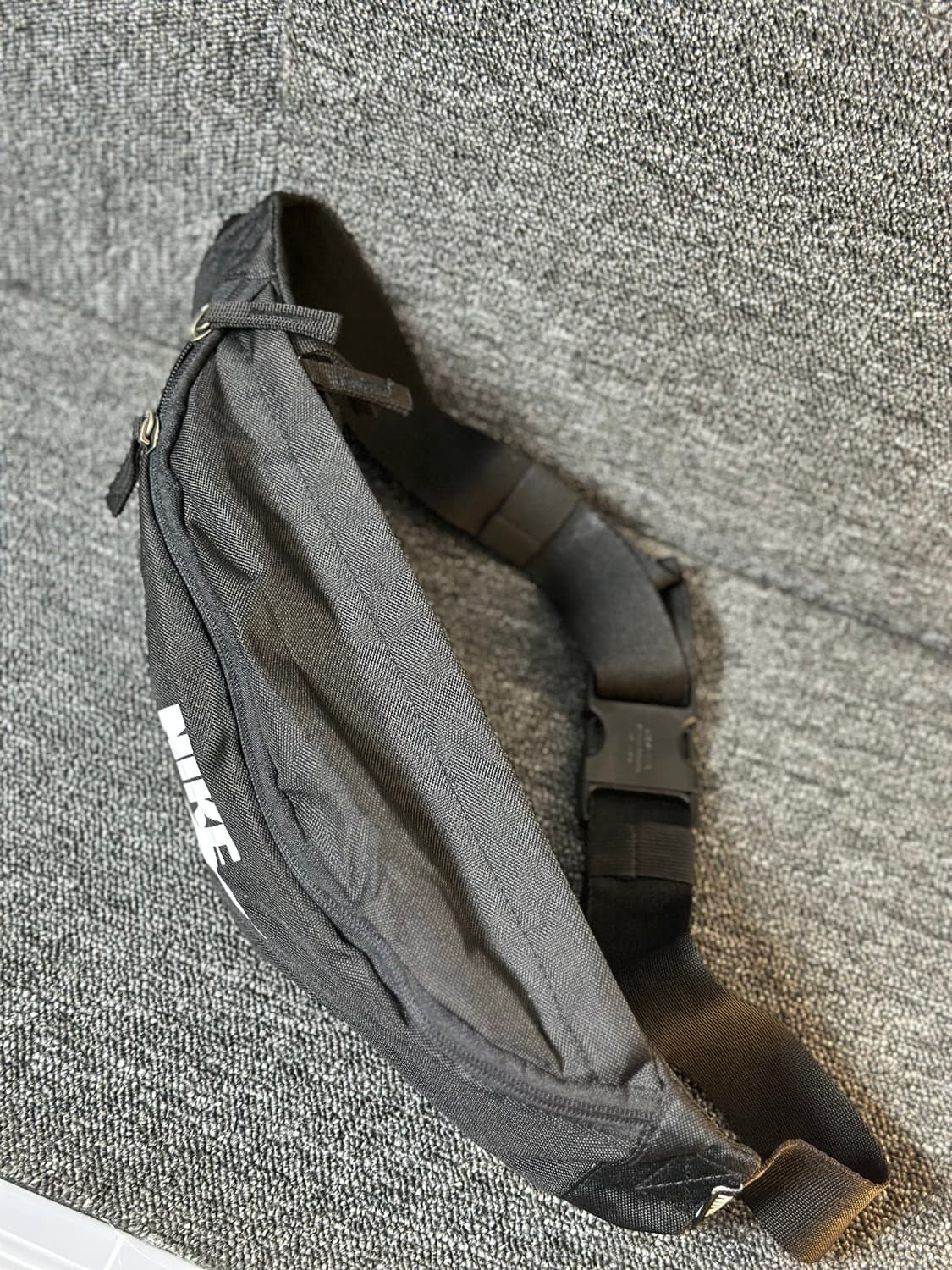 나이키 블랙 힙색 상품이미지4