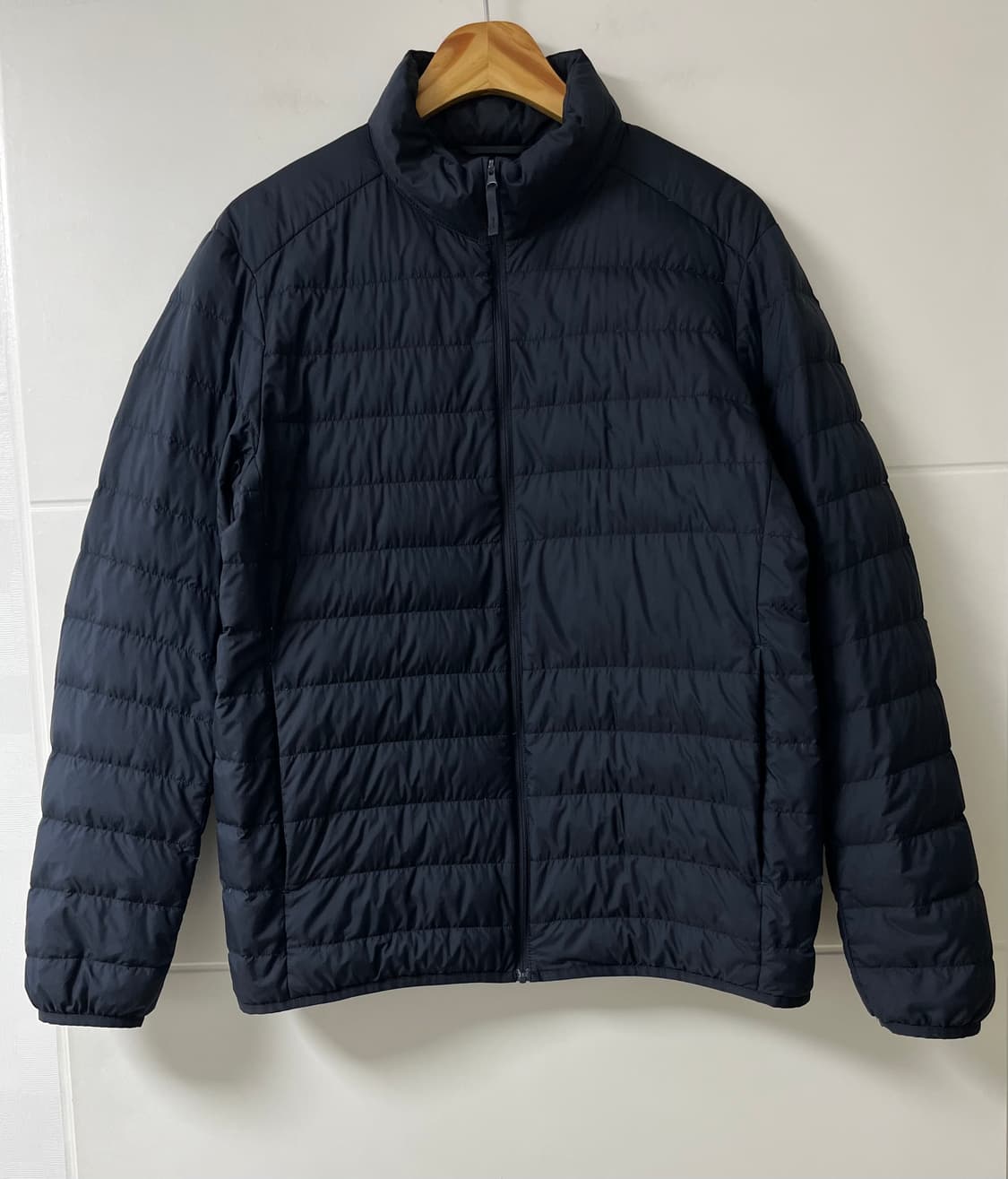 유니클로 경량 패딩 상품이미지1