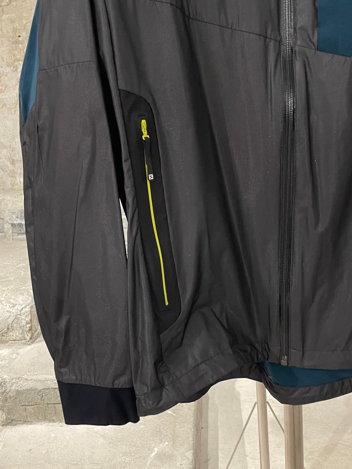 살로몬 그레이 갤럭시 2 나일론 윈드 브레이커 상품이미지4