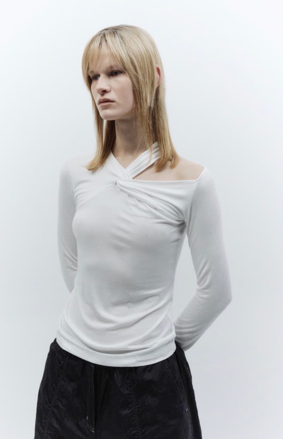 인사일런스 우먼 롱슬리브 (카리나 착용) 상품이미지3