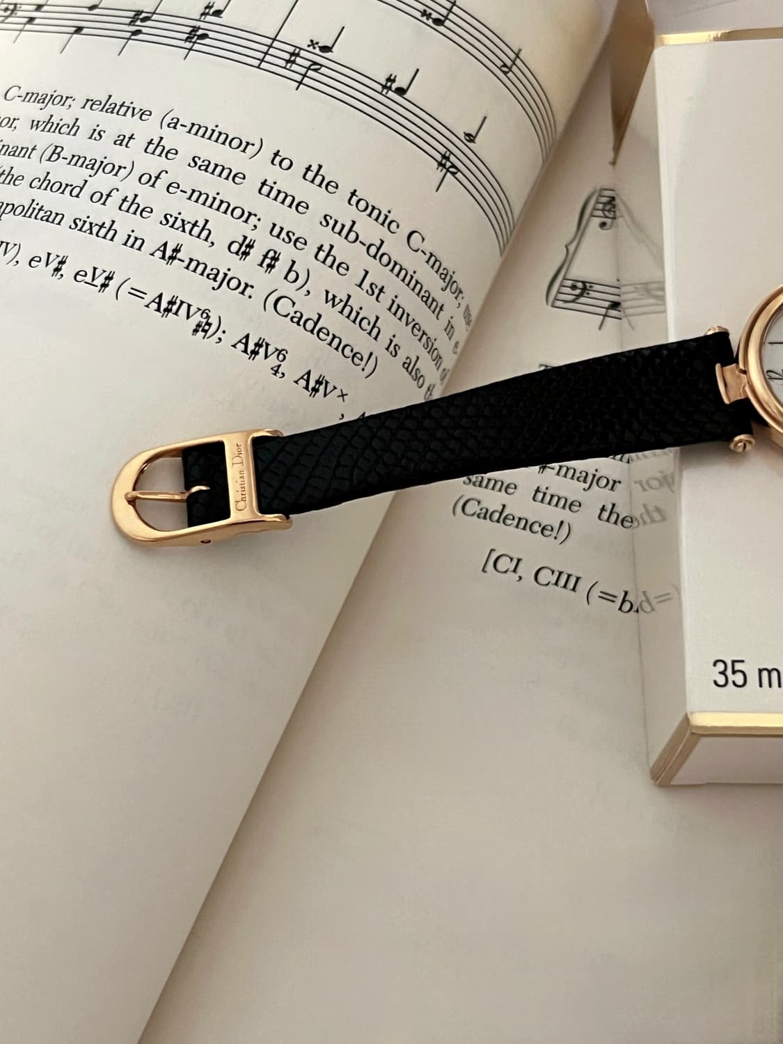 디올 골드 라운드 여성 시계 / 정품감정.케어 상품이미지3