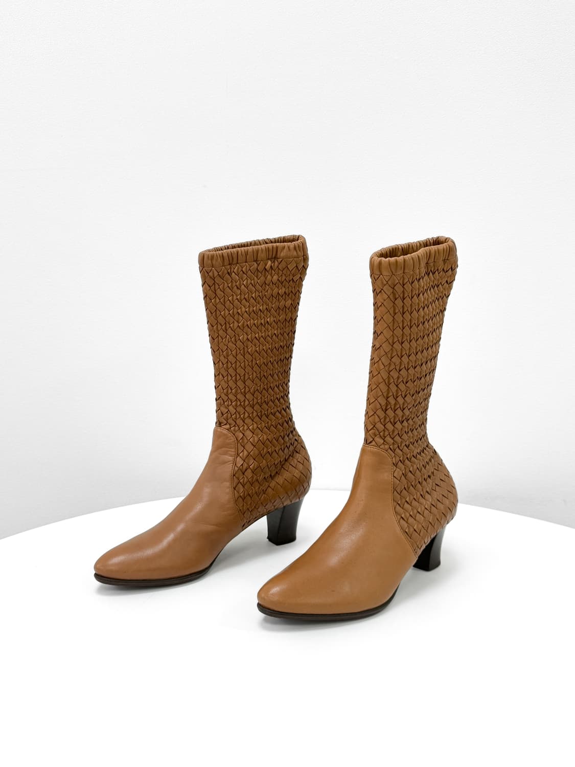 보테가베네타 카날라초 위빙 레더 미들 힐 부츠 상품이미지3
