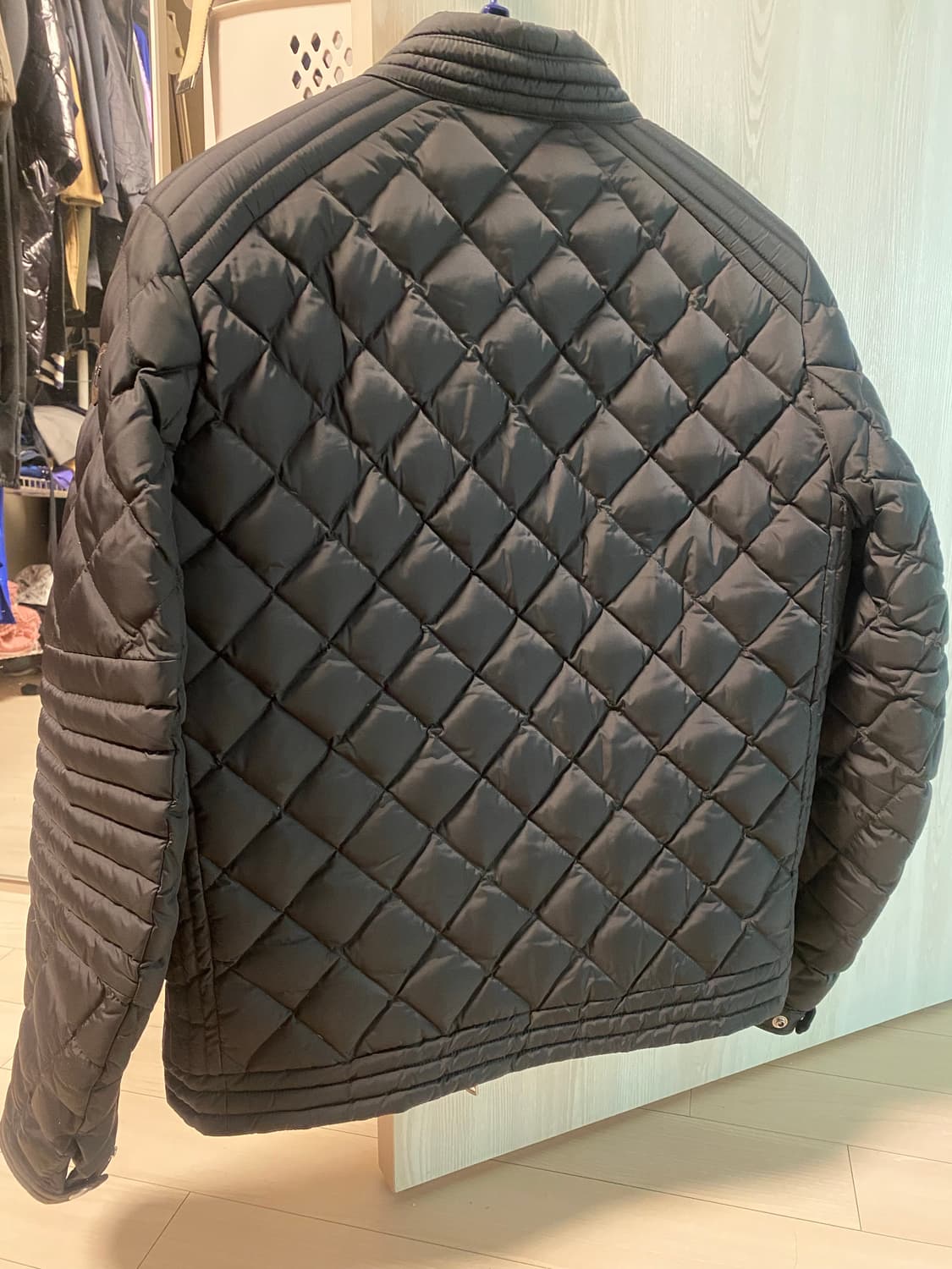 벌피 쇼트 다운자켓 상품이미지2