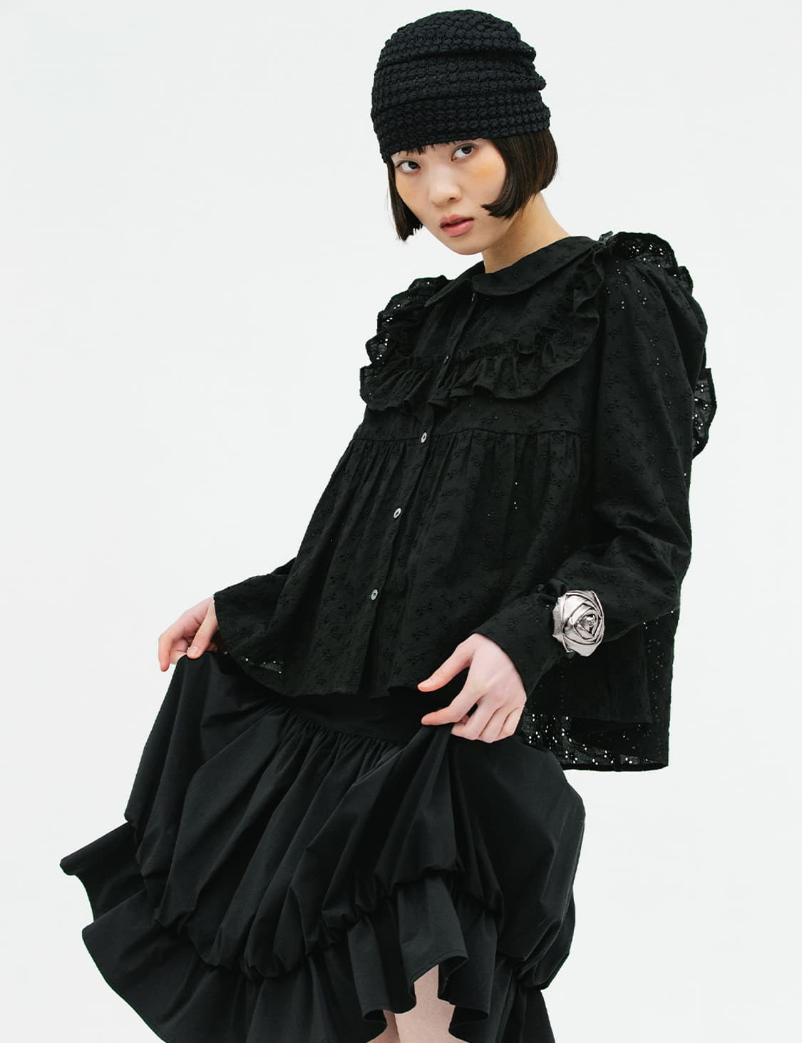 생긴스튜디오 레이스 러플 블라우스 상품이미지1