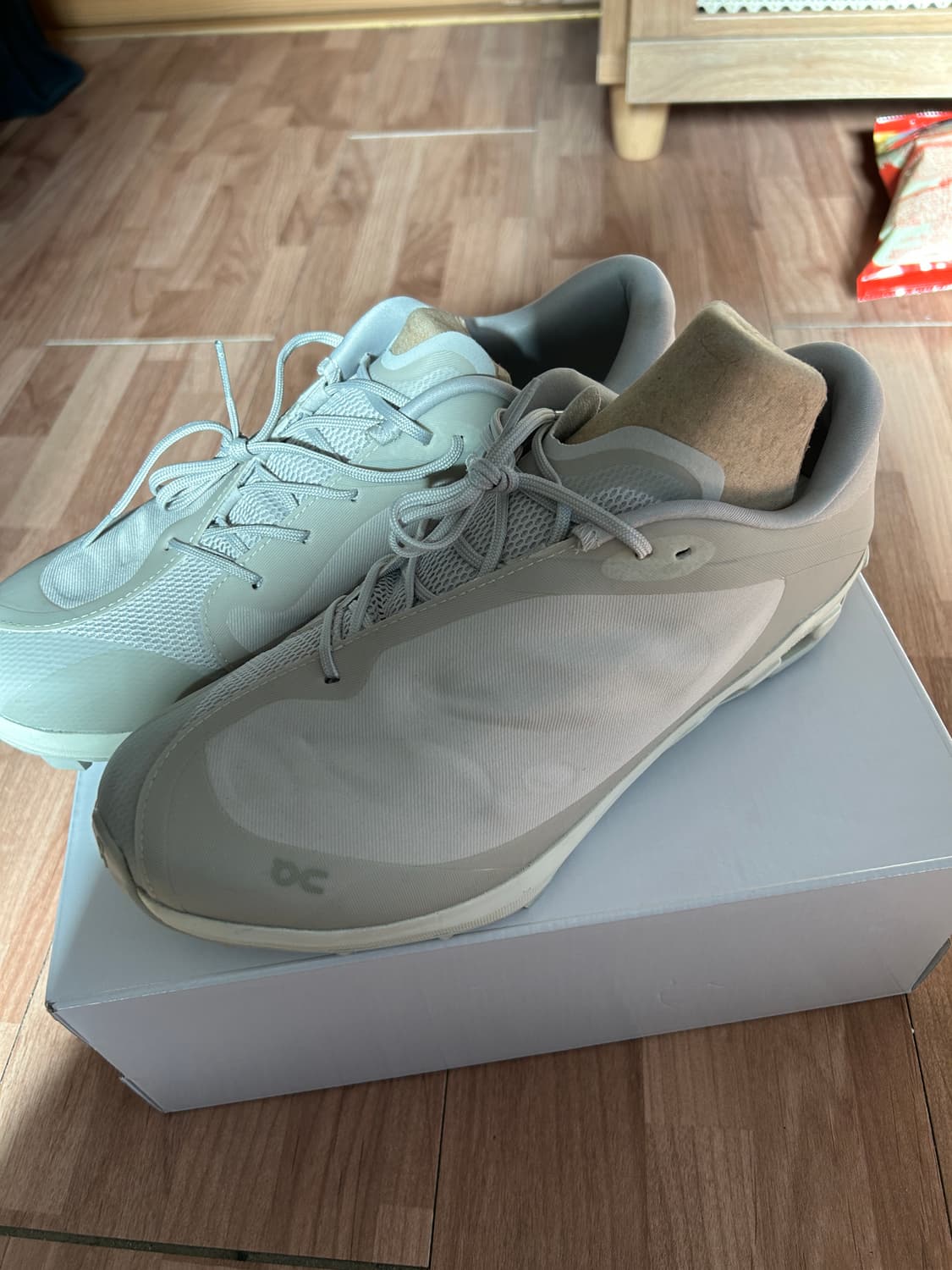 온 러닝 파프 클라우드벤쳐 피크 아이스문 (265) 상품이미지3