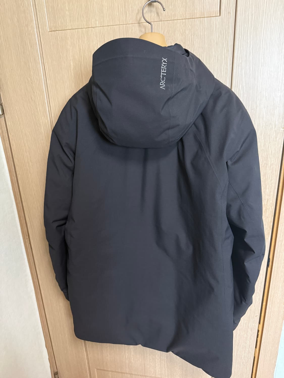 아크테릭스 써마파카 M 블랙 팝니다 상품이미지2