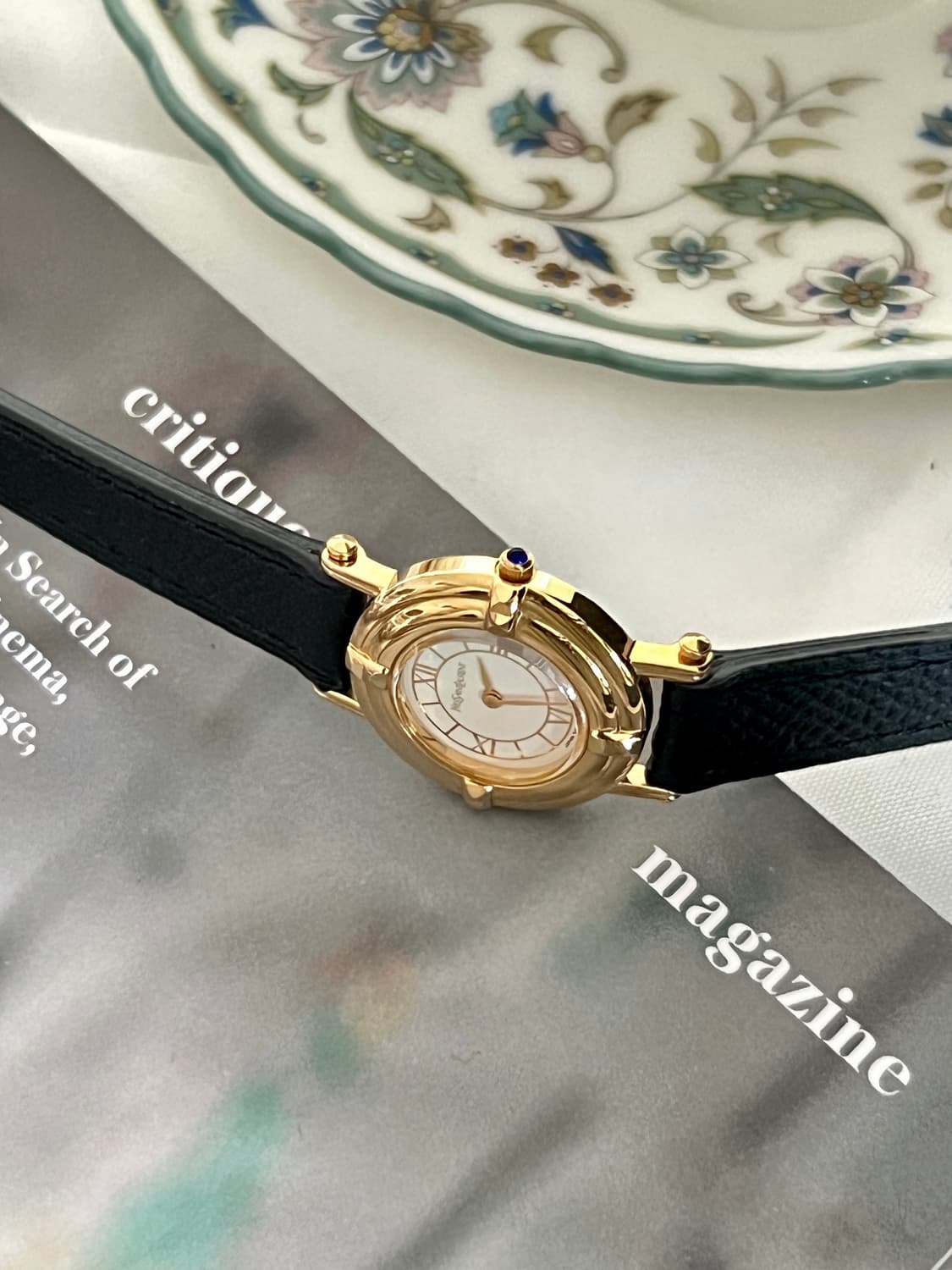 생로랑 골드 라운드 시계 / 정품감정. 케어 상품이미지3