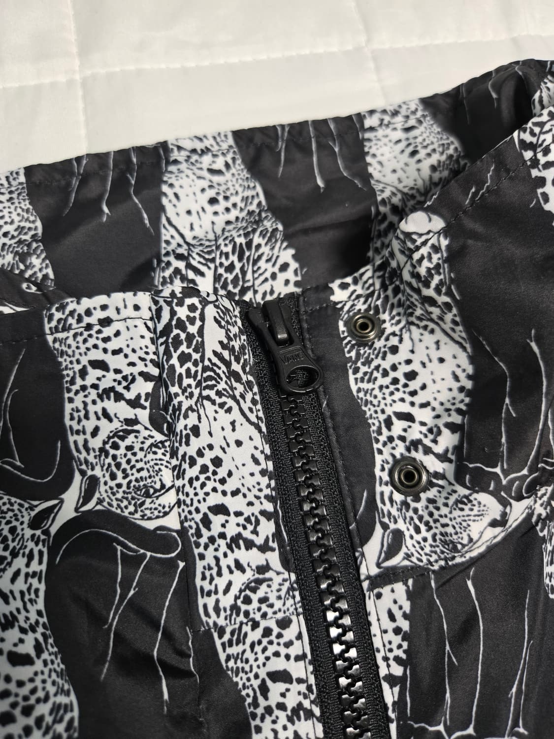 반스x오프닝세레모니 콜라보 바람막이 L 상품이미지2