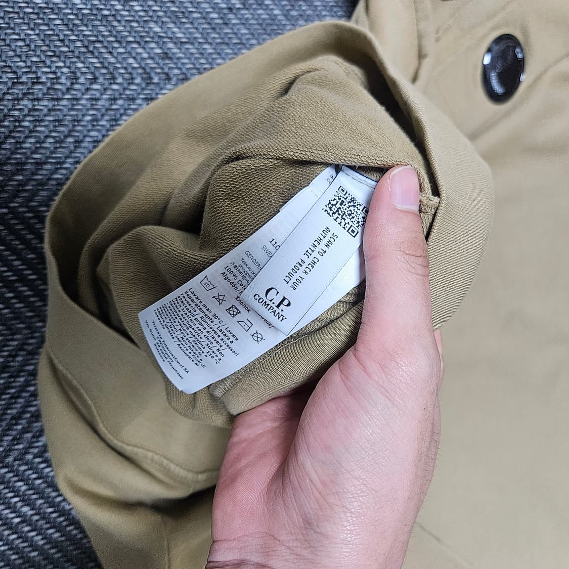 Cp컴퍼니 렌즈와펜 맨투맨 L 택없는 새거 상품이미지4