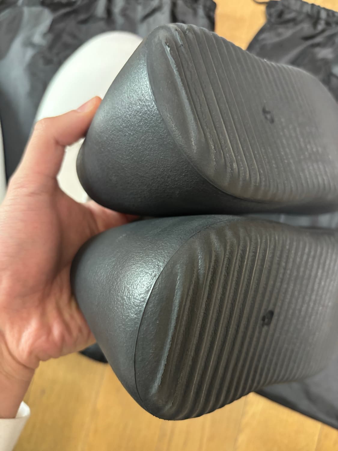 YEEZY SL-01 슬라이드 블랙, 화이트 일괄 상품이미지8