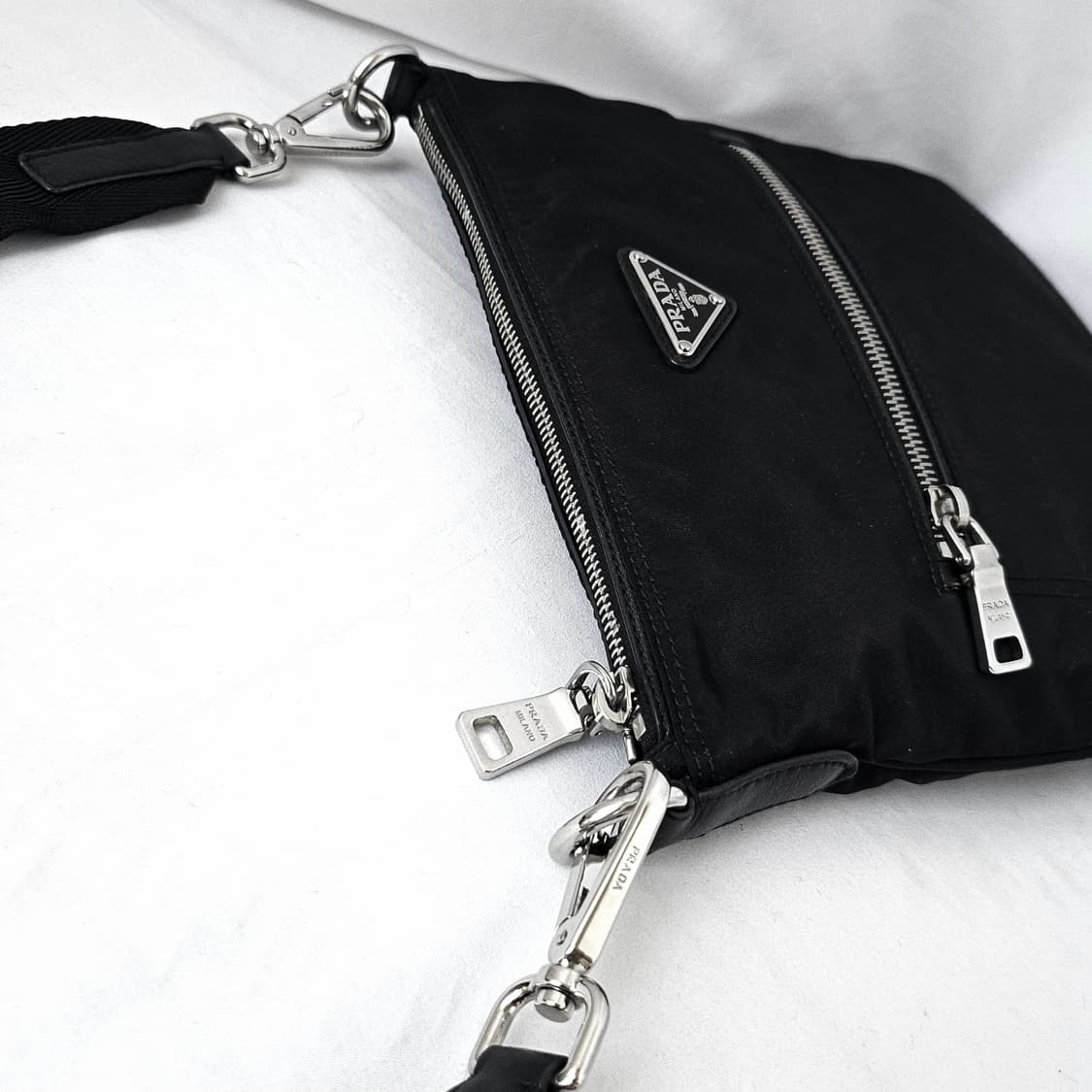[정품 PRADA] 프라다 포코노 나일론 크로스백 남녀공용 상품이미지5