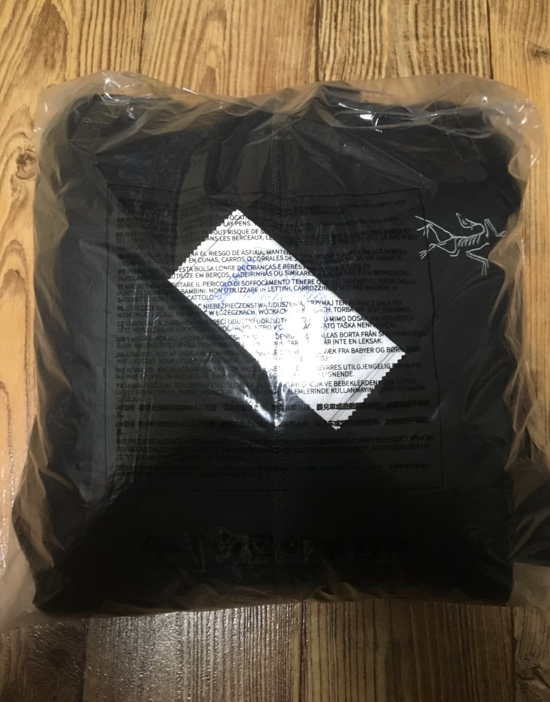 아크테릭스 FW25 아톰SV 자켓 블랙 판매합니다  상품이미지2