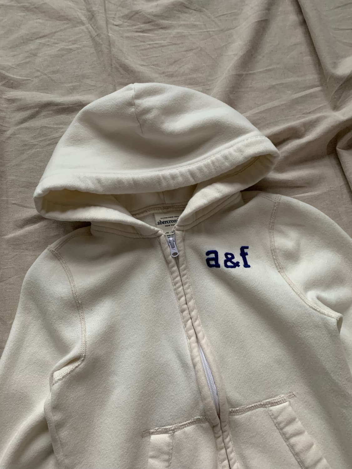 아베크롬비 가슴로고 화이트 딱붙핏 후드집업 상품이미지4