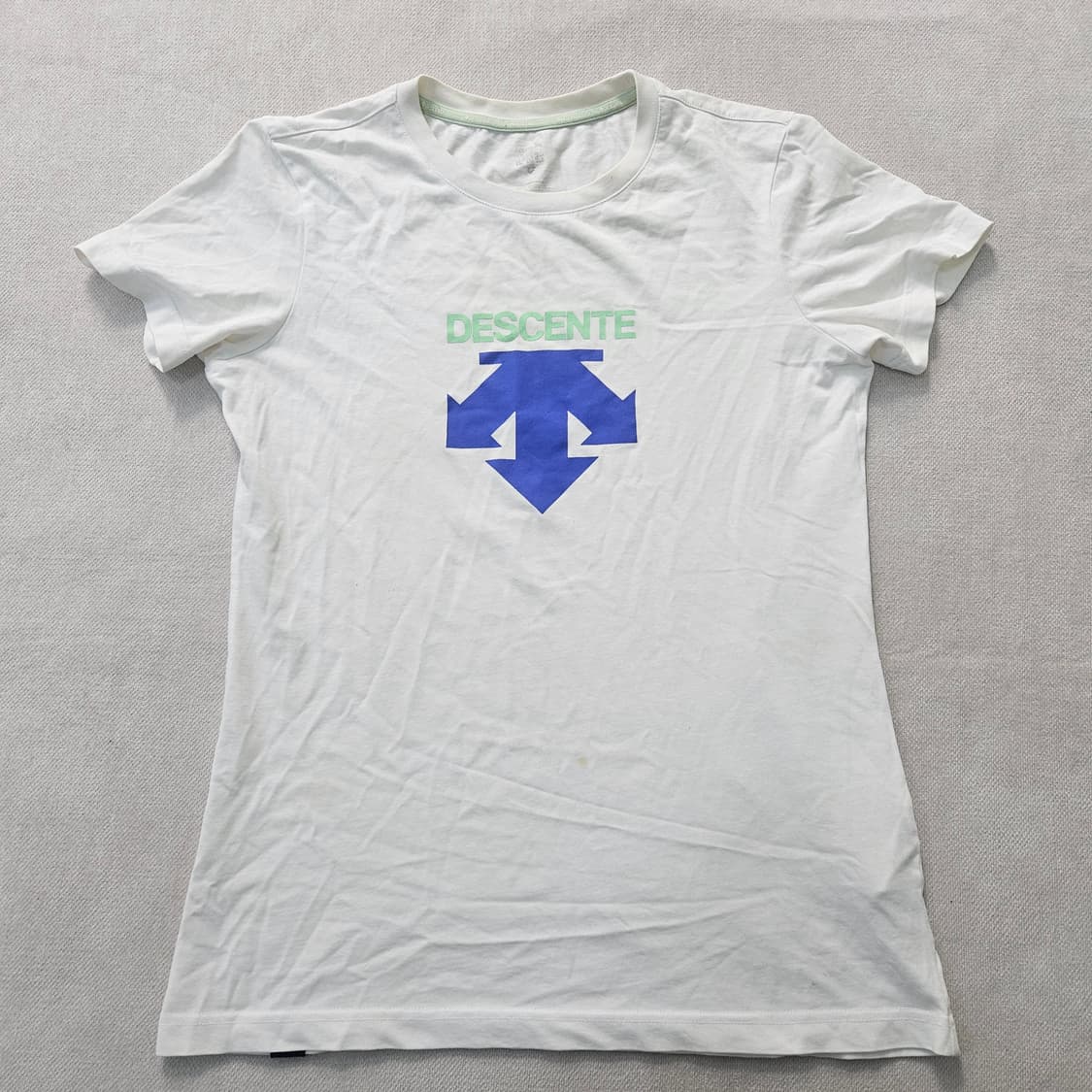 95 데상트 빅로고 반팔티 0304Y 상품이미지1