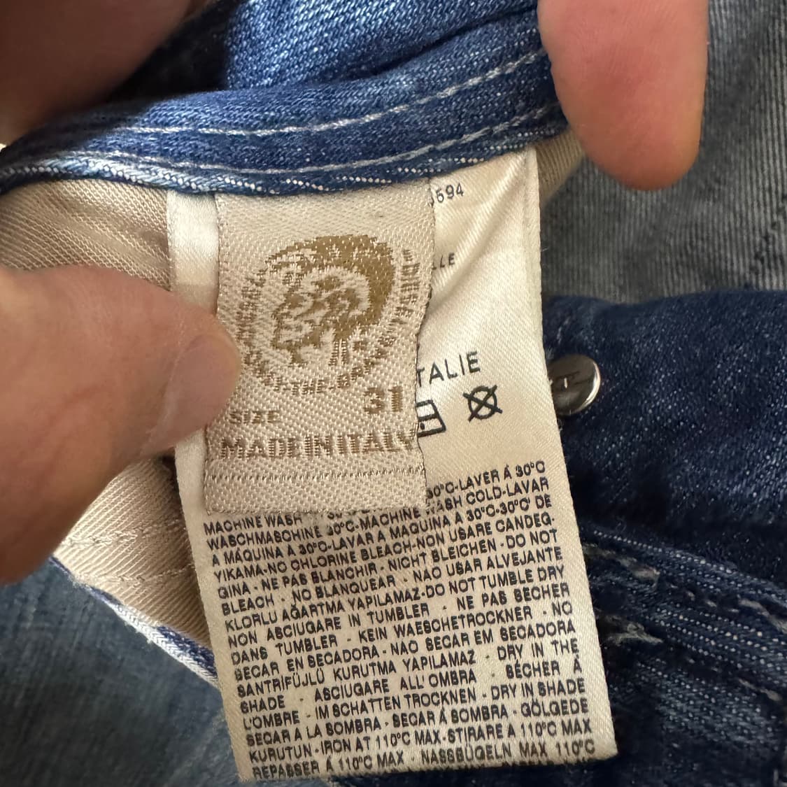 디젤 자티니 워싱 플레어 세미 부츠컷 데님팬츠 상품이미지9