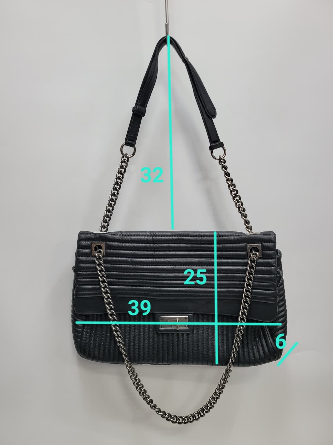 TIME 타임 마틀라쎄 퀼팅 램스킨 체인 숄드백 / 양가죽 블랙
 상품이미지10