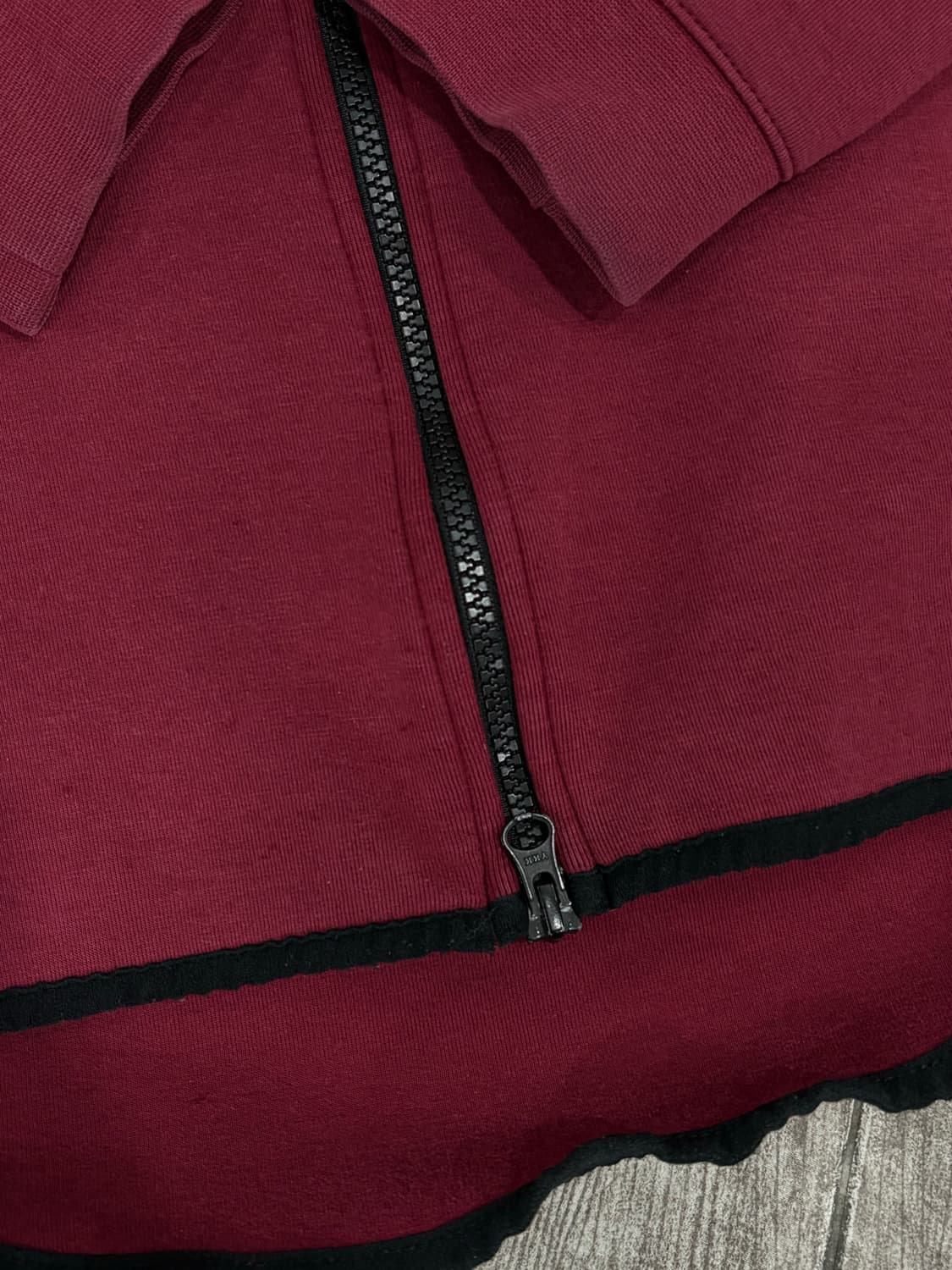 나이키 테크팩 후드집업 버건디 라이즈 소희 상품이미지3