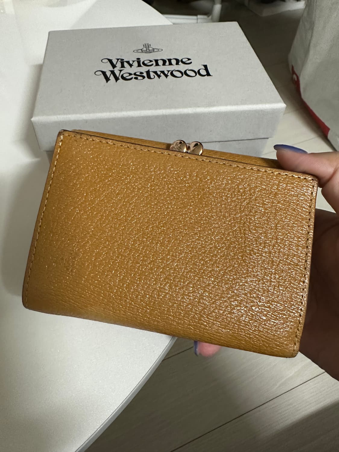 정품 일본백화점 구매) 비비안웨스트우드 브라운 지갑 상품이미지6