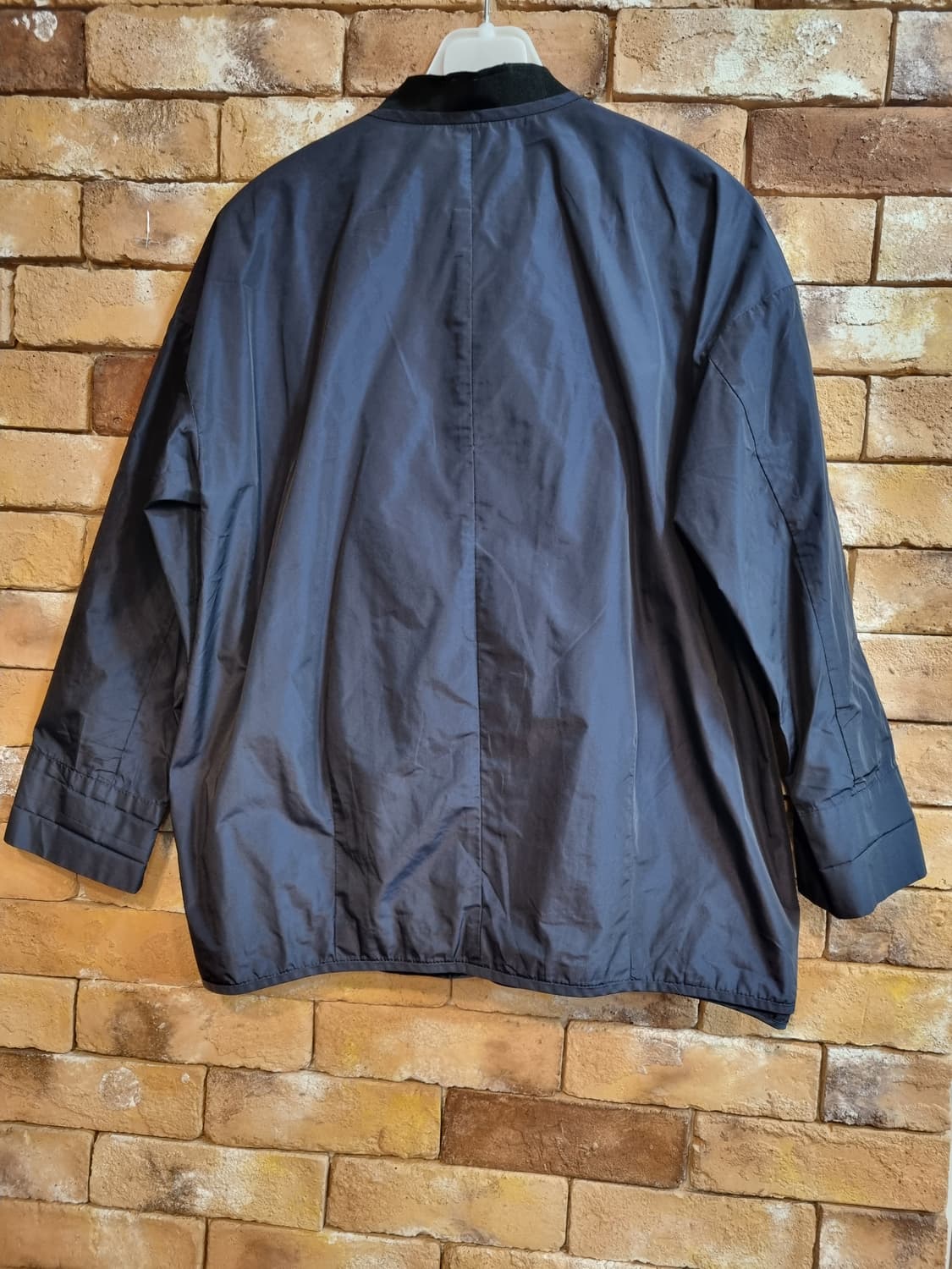 BCBG 브랜드의 네이비 색상 여성 자켓 상품이미지2