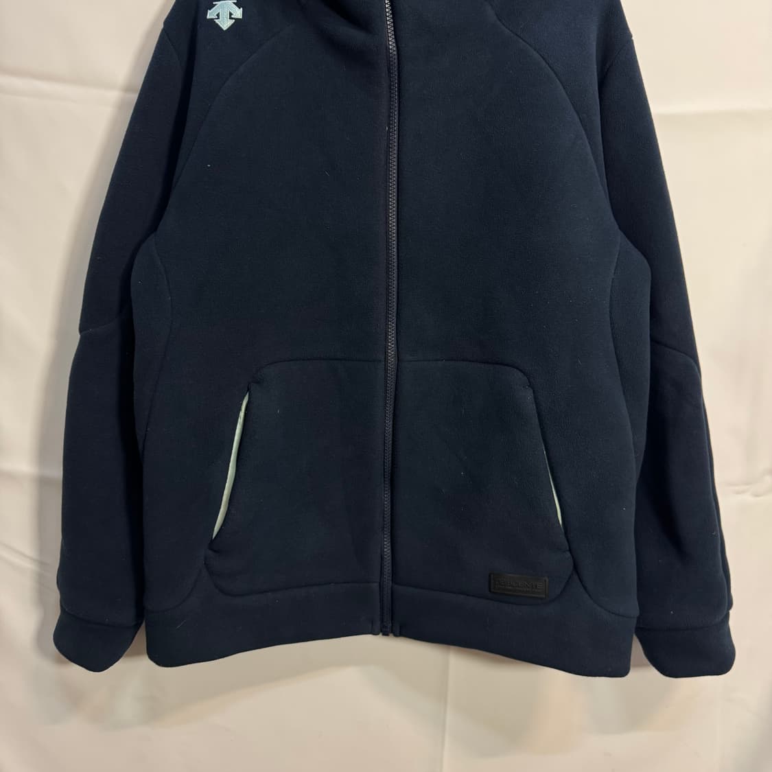 데상트 기모안감 스웻 후드집업 상품이미지3