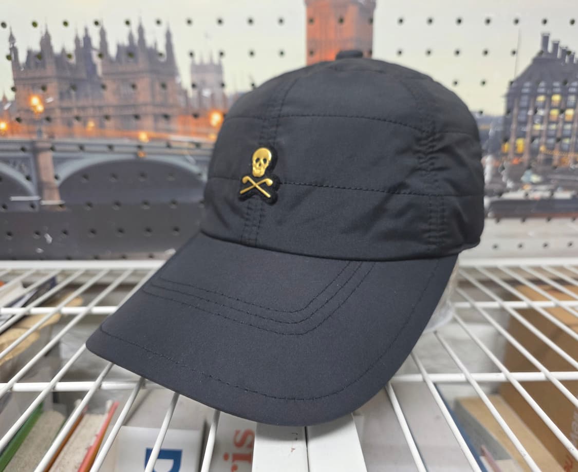 마크앤로나 겨울골프모자 패딩 퀼팅 스컬로고 골프캡 KG57 상품이미지1